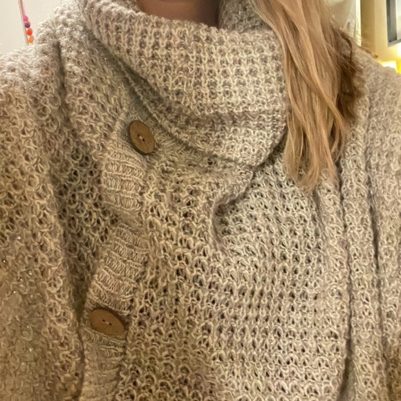 ♥️♥️♥️Softly crocheted gray sweater coverup - Picture 3 of 6